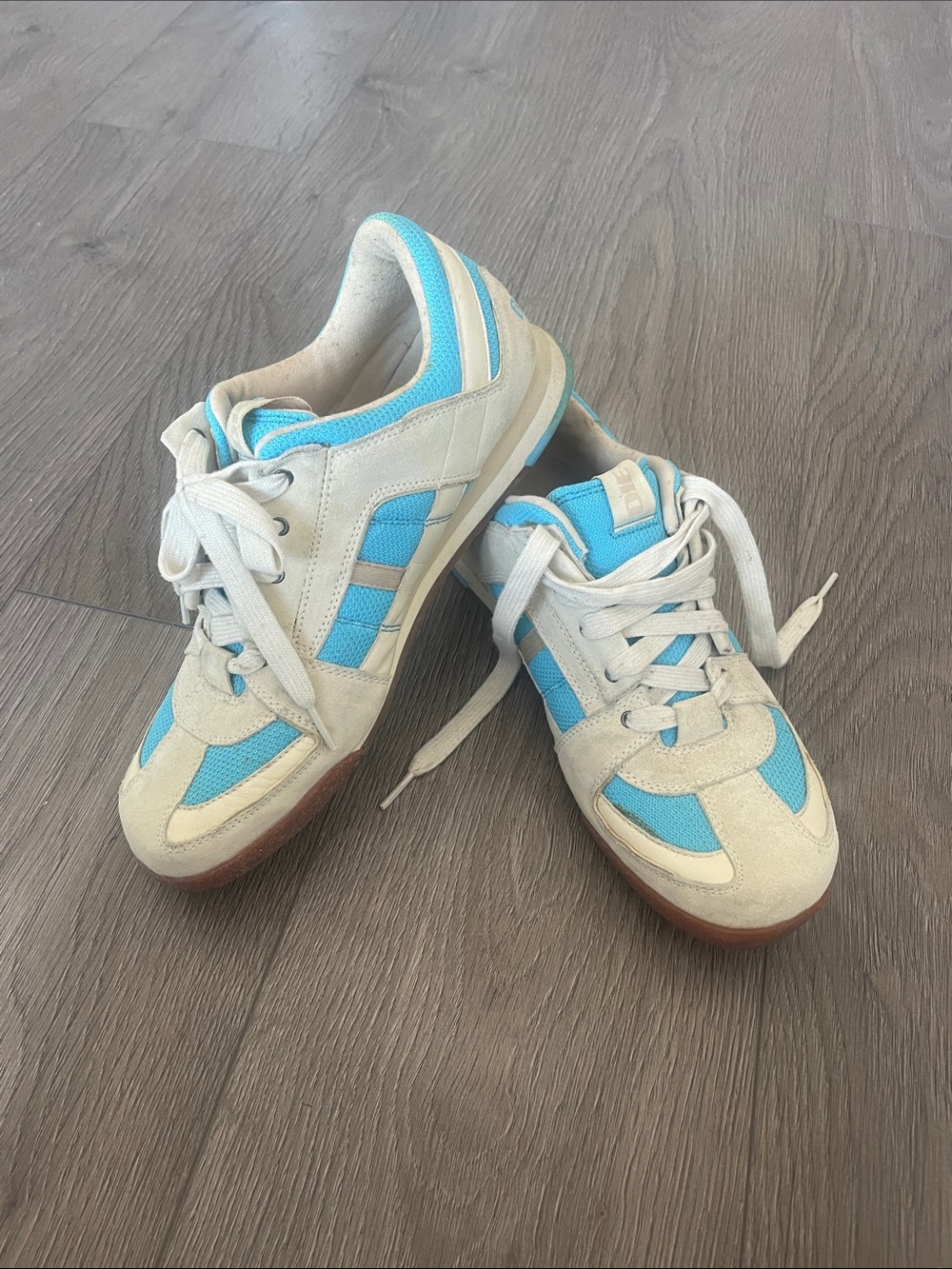 Vintage Diesel Y2K Suede Mesh Sneakers – Turquoise/Cream